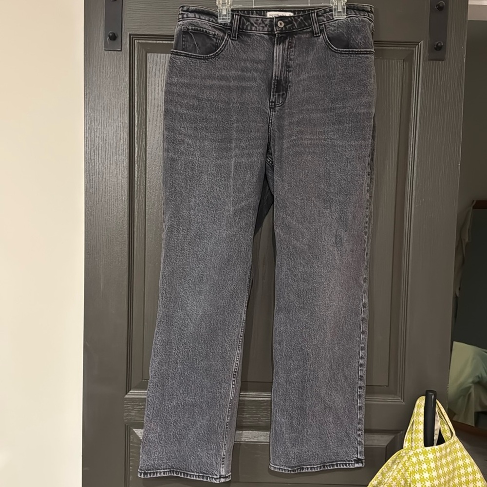 Abercrombie & Fitch “90s relaxed high rise” curve love